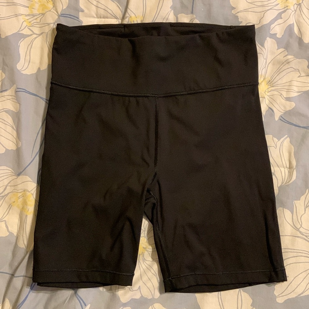 Womens Black Athleta Ultimate Stash Pocket 7” Bike Shorts sz Medium